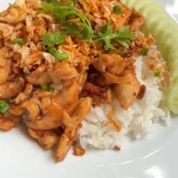 ไก่กระเทียม