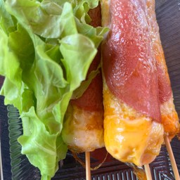 ไข่ม้วนไส้กรอก 2 ไม้