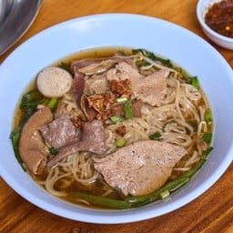 ก๋วยเตี๋ยว เส้นบะหมี่หมู ธรรมดา