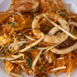 ผัดไทยเส้นเล็กทะเล