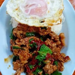 ข้าวกระเพราเนื้อ 2 กล่อง