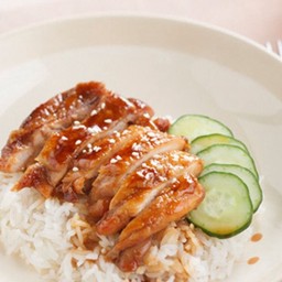 ข้าวหน้าไก่ย่าง น้ำจิ้มแจ่ว