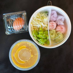 ขนมจีนน้ำยาปู เนื้อปูก้อน(1ท่าน)เลือกไข่ต้มหรือแคบหมู