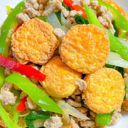 ข้าวหน้าหมูสับผัดพริกหยวก, เต้าหู้ไข่ทอด