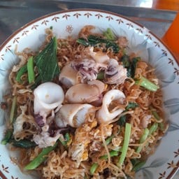 ผัดมาม่าทะเล