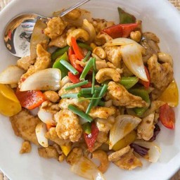 ไก่ผัดเม็ดมะม่วง