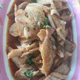 น้ำตกคอหมูย่าง