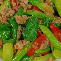 ผัดคะน้าหมูสับ(เป็นกับข้าว