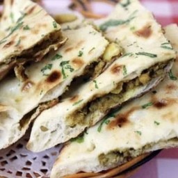 Chicken keema naan served with mayonaise sauce