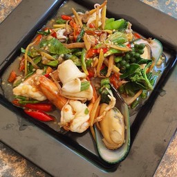 ผัดฉ่าทะเล