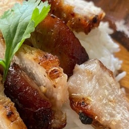 ฉ่ำ ข้าวหมูแดง ไม่แดง (ไม่ใส่สีผสมอาหาร) เทคโนตีนดอย