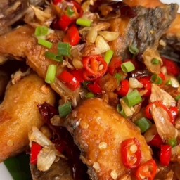 ข้าวปลาคั่วพริกเกลือ