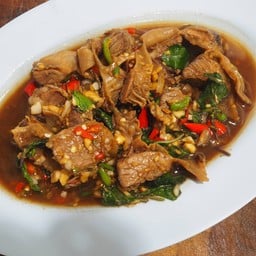 กะเพราหมูตุ๋น