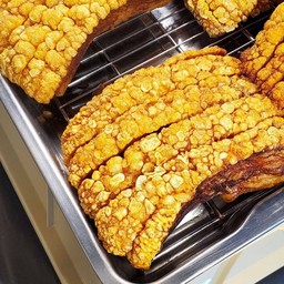 หมูกรอบ 400 กรัม หนังกรอบเนื้อนุ่มฉุ่มฉ่ำ