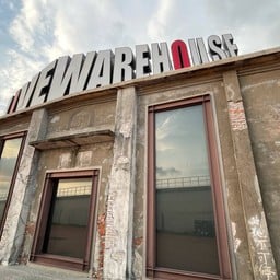LIVE WAREHOUSE