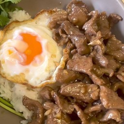 เนื้อชิ้นผัดกระเทียม+ไข่ดาว