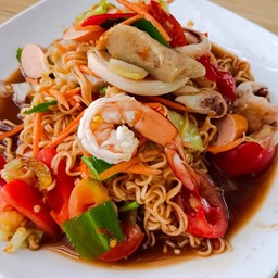 ยำมาม่าหมูสับ