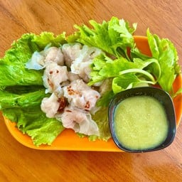 เกี๊ยวปลาลวกจิ้ม