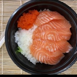 ข้าวหน้าแซลมอนดองซีอิ๊วเกาหลี