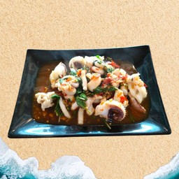 ผัดกระเพราหนวดหมึก