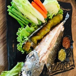 ปลาช่อนเผาผักต้ม