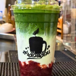 ชาเขียวมัทฉะสตรอเบอรี่เย็น