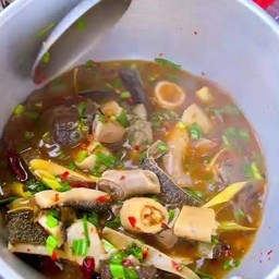 ต้มแซ่บเครื่องใน