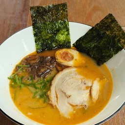 The White House Ramen Bar & Cafe'