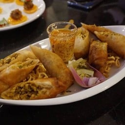 ปอเปี๊ยะข้าวซอย Northern Khao soi Curry Spring Rolls