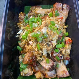 หมูกรอบคั่วพริกเกลือ