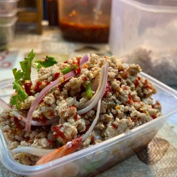 ยำรวมมิตรหมูล้น