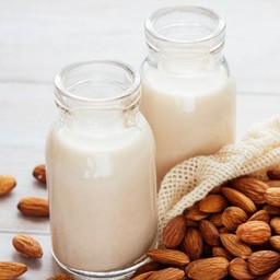 นมอัลมอนด์
