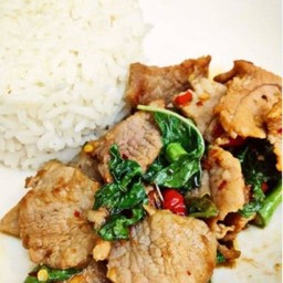 กะเพราหมูชิ้น