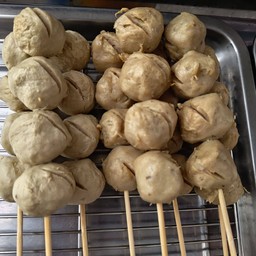 ลูกชิ้นเอ็นหมูย่าง