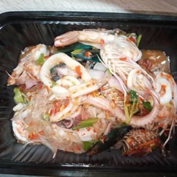 ยำวุ้นเส้นทะเล