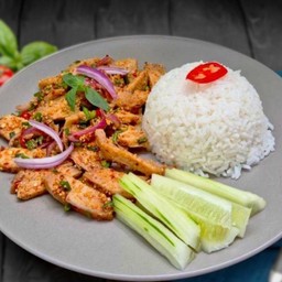 ข้าวยำไก่ย่างแซ่บ