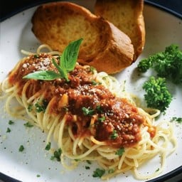 สปาเก็ตตี้ซอสเนื้อ