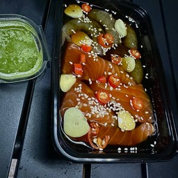 กุ้ง + แซลมอนดอง ได้กุ้งไป 5-6 ตัว ได้แซลมอนไป 5-6 ชิ้น