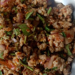 ลาบหมูใช้เนื้อล้วนไม่มีน้ำมัน