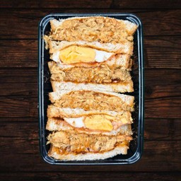 แซนวิช พริกเผาหมูหยอง+ไข่ดาว