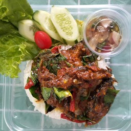 ข้าวเครื่องแกงปลาดุก