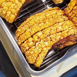 หมูกรอบ M 300 กรัม