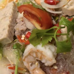 ยำวุ้นเส้นทะเล