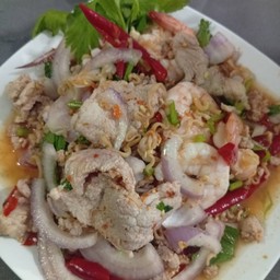 ยำมาม่าทะเลหมูสะดุ้ง