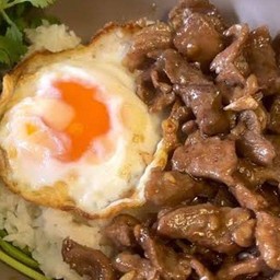 ข้าวเนื้อกระเทียม+ไข่ดาว