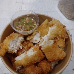 ข้าวหอมมะลิไก่ทอดน้ำจิ้มซีฟู้ด