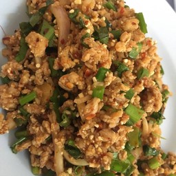 ก้อยหมูคั่ว