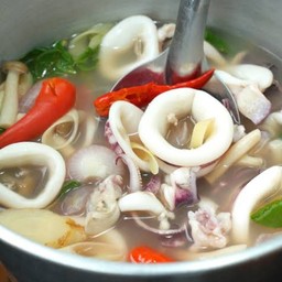 ต้มยำปลาหมึก