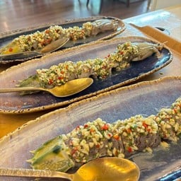 กั้งแช่น้ำปลา ตัวละ 399