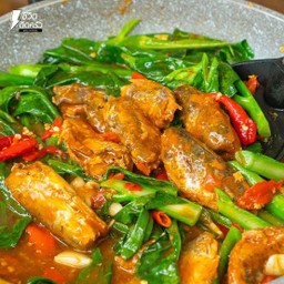 คะน้าปลากระป๋อง